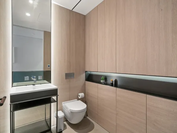 522 West 29th Street image 19 of 20