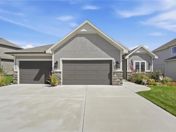 16955 S Elmridge St, Olathe, KS 66062