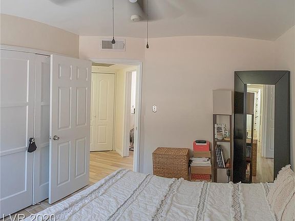 4th image of 1321 Bracken Ave
