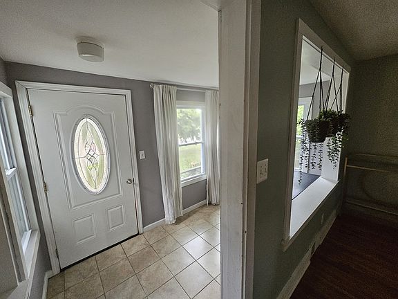 3rd image of 13 Greenmeadow Dr