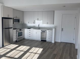 59 Willow St #203, South Hamilton, MA 01982
