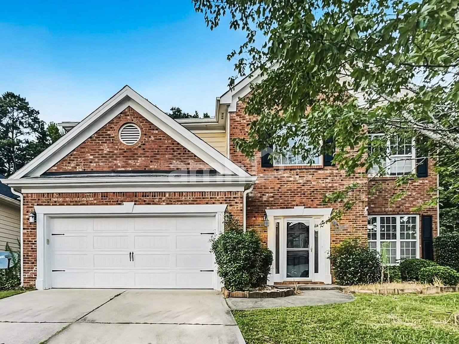 4 bed, 2.5 bath, 2416 sqft, $2,405 — Photo 1