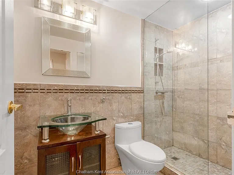 225 Campus Pkwy #117 — Photo 16