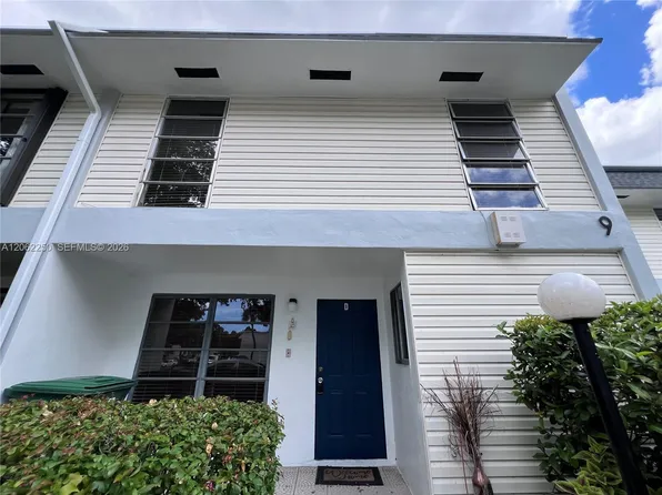 2750 N 34th Ave #9D, Hollywood, FL 33021