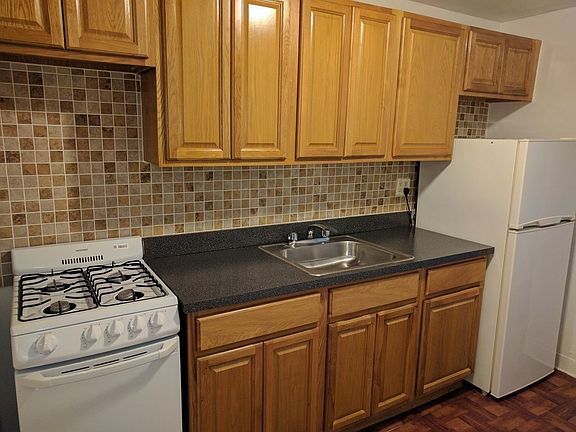 5th image of 3427 74th St APT La