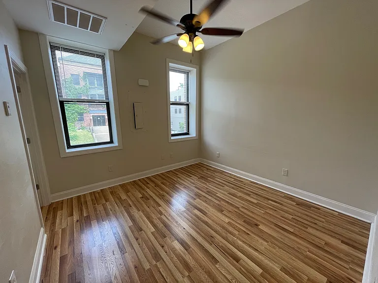 4028 Liberty Ave — Photo 8