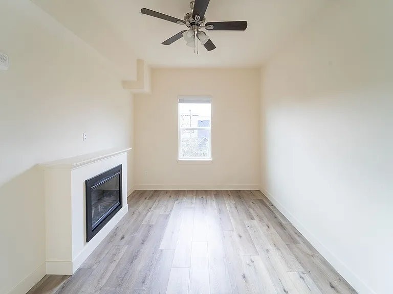 Capitol Hill Apartments — Photo 121