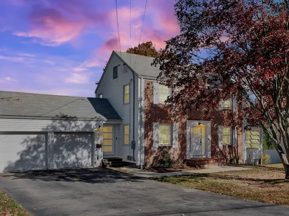 105 Valley View Drive, Wethersfield, CT 06109