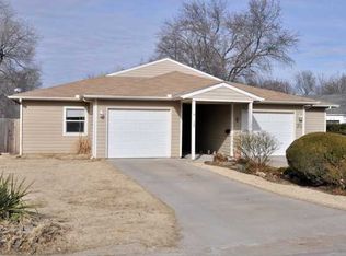 128 E Summit Ave, Augusta, KS 67010