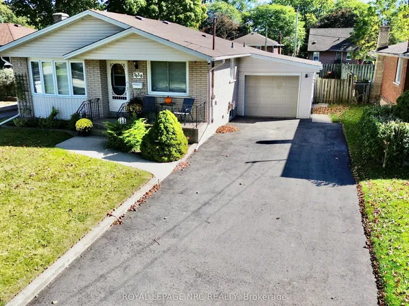 7030 Whitman Ave, Niagara Falls, ON L2G 5B6