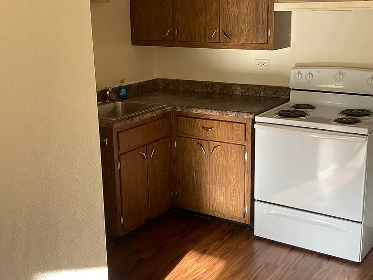18400 Torrence Ave — Photo 3