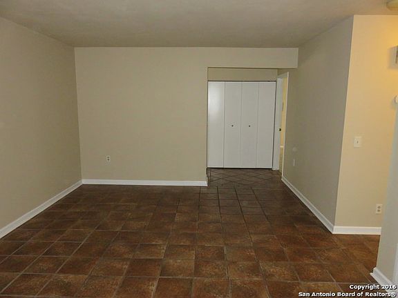 3rd image of 10216 Flatland Trl