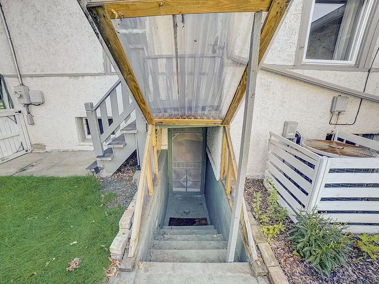 532 Carpenter Ave — Photo 21
