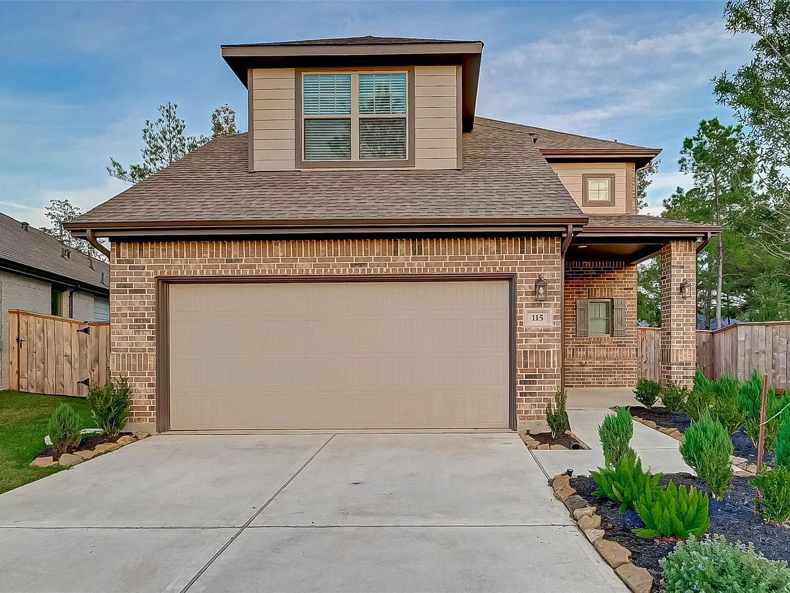 4 bed, 2.5 bath, 2247 sqft, $2,650 — Photo 2