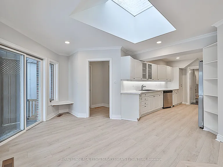 27 Southlea Ave — Photo 14