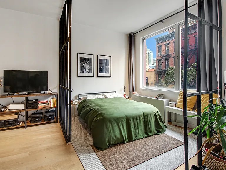 517 W 46th St #307 — Photo 3
