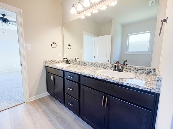Trillium III B - Primary Bath - DSLD Homes
