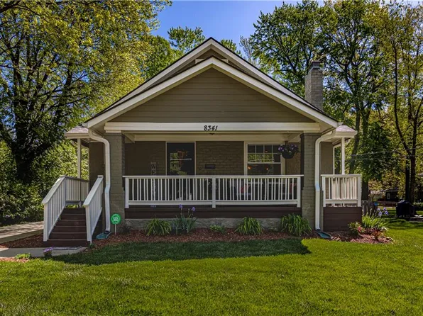 8341 Walmer St, Overland Park, KS 66204