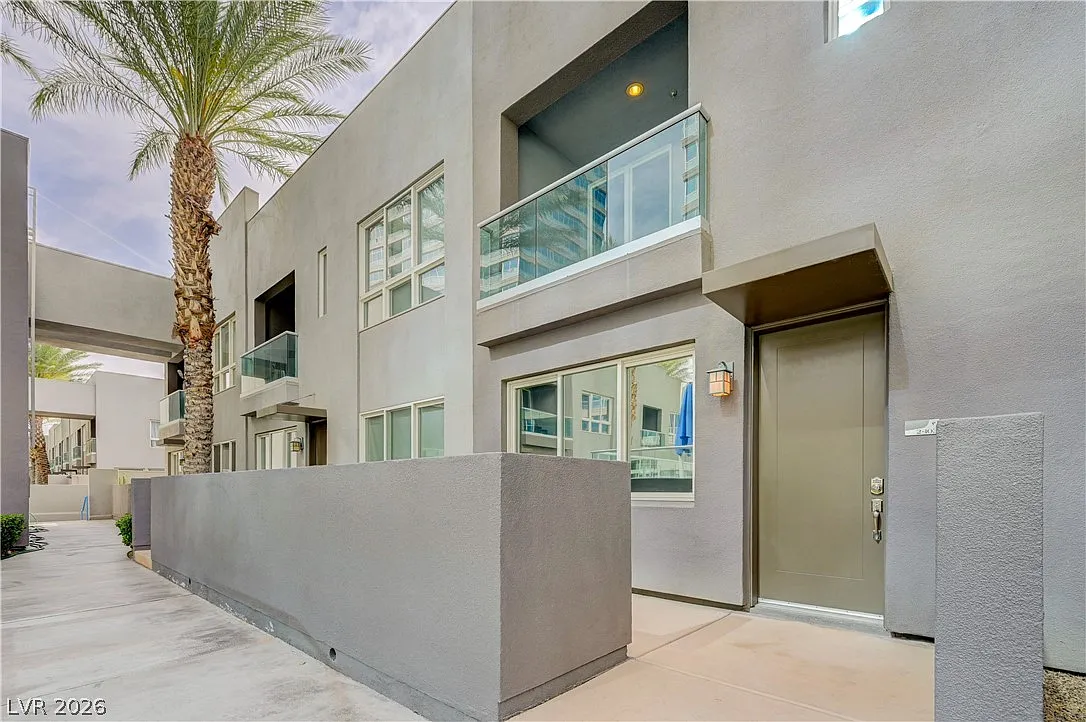 Building Photo - 4535 Dean Martin Dr #103