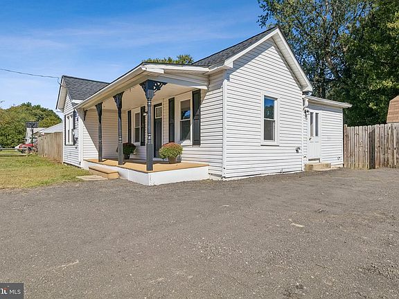 2nd image of 33 Poplar Ln