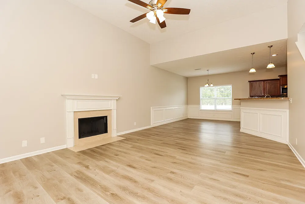 4 bed, 3.0 bath, 2016 sqft, $2,380 — Photo 4