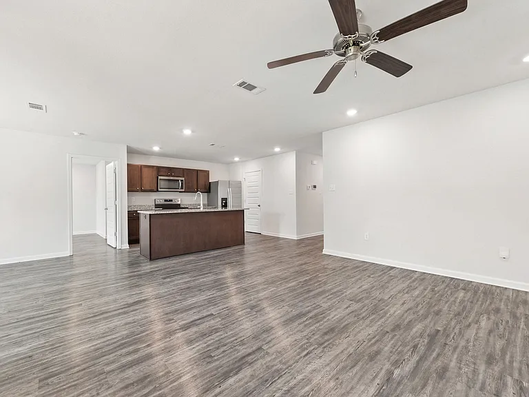Emerald Lakes South — Photo 20