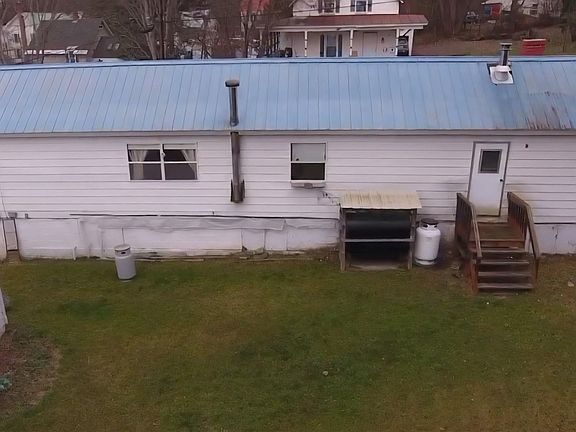3rd image of 30 Moutain Avenue