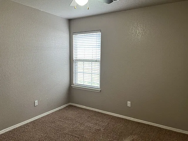 217 Regency Dr — Photo 13