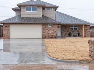 1216 Ridgeway Dr, Moore, OK 73160