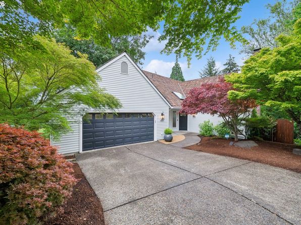 4684 SW Flower Pl, Portland, OR 97221 home