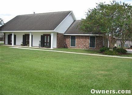 Front view of home