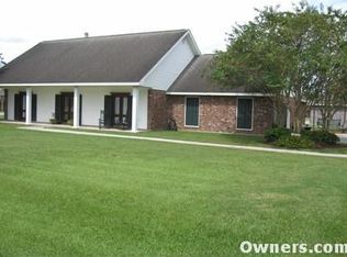 4412 Plantation Dr, Napoleonville, LA 70390