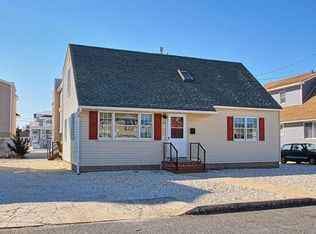 126 10th St, Beach Haven, NJ 08008