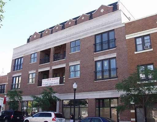 1st image of 5647 N Clark Ave #304
