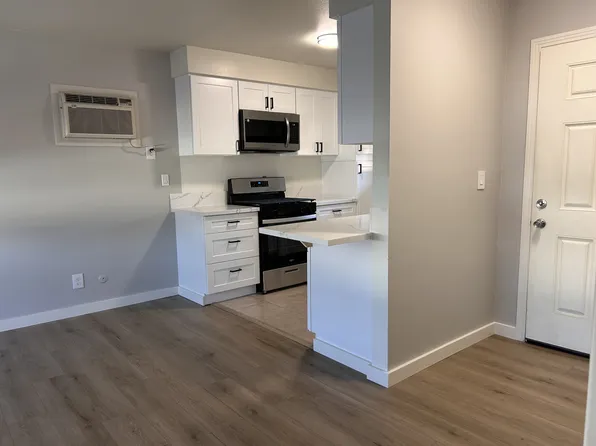 7010 Jordan Ave, Canoga Park, CA