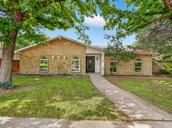 2106 Butterfield Trl, Grand Prairie, TX 75052