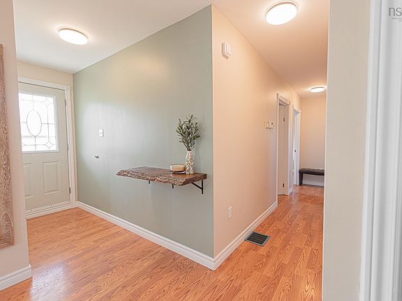 2nd image of 114 Mackenzie Rd