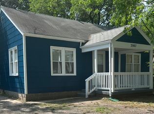 2007 SE Washington St, Topeka, KS 66607