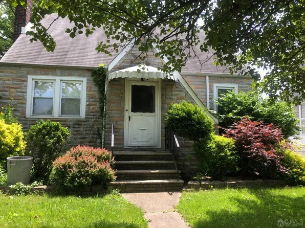 18 Cypress St, Carteret, NJ 07008