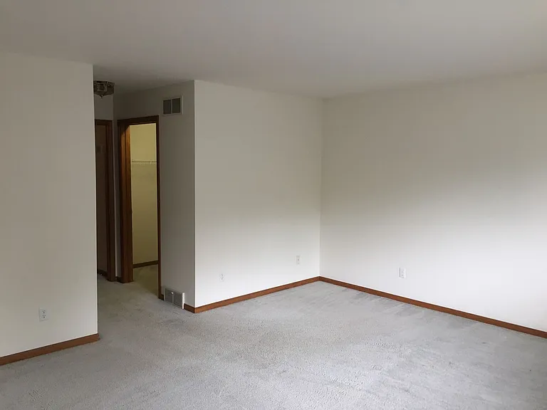 3149-3150 McKee Rd — Photo 12