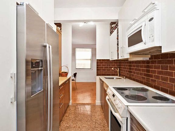 4th image of 402 E 90th St APT 10G