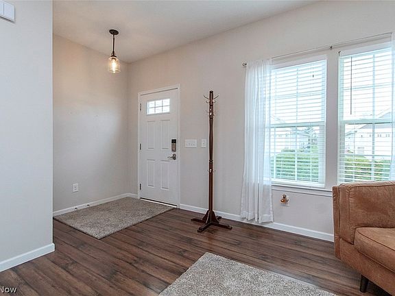 3rd image of 2959 Island Creek Dr