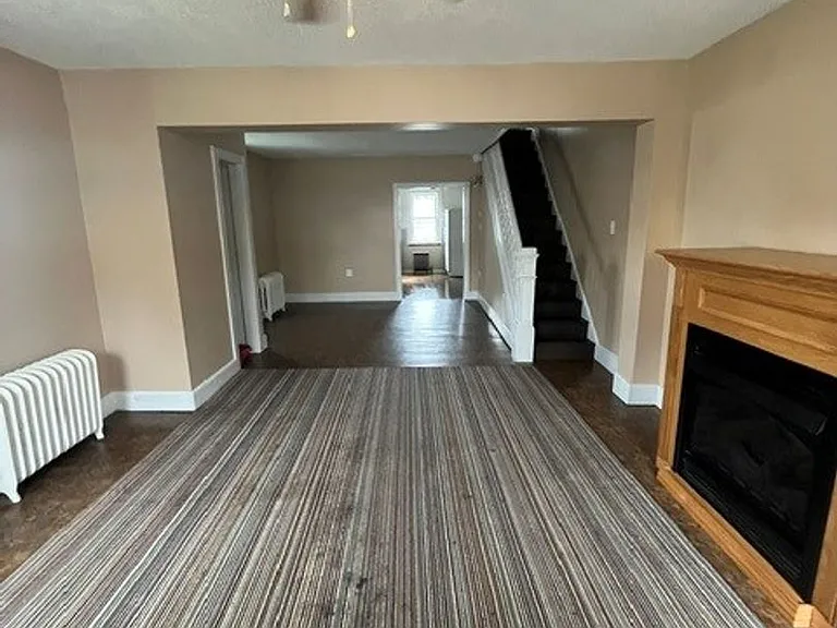 113 S Chestnut St — Photo 3