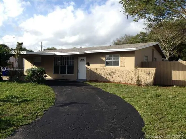 6881 SW 6th St, Hollywood, FL 33023