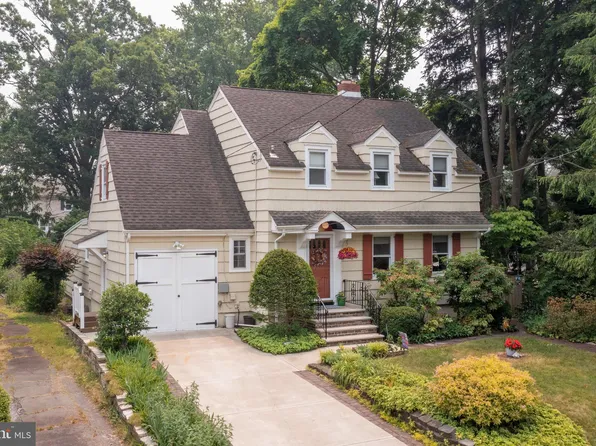 402 Maple Ave, Ewing, NJ 08618