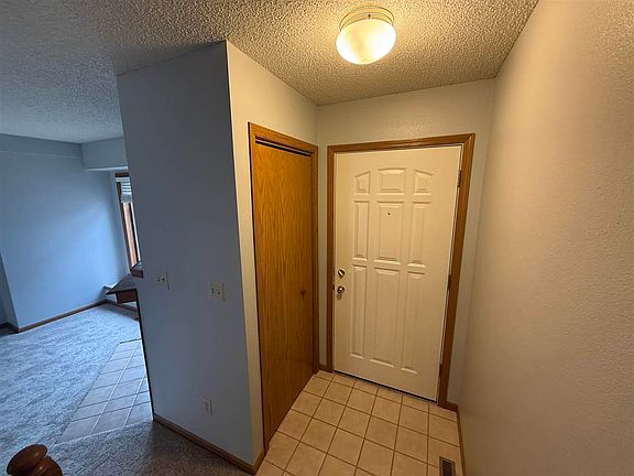 5th image of 1905 Earl Rd