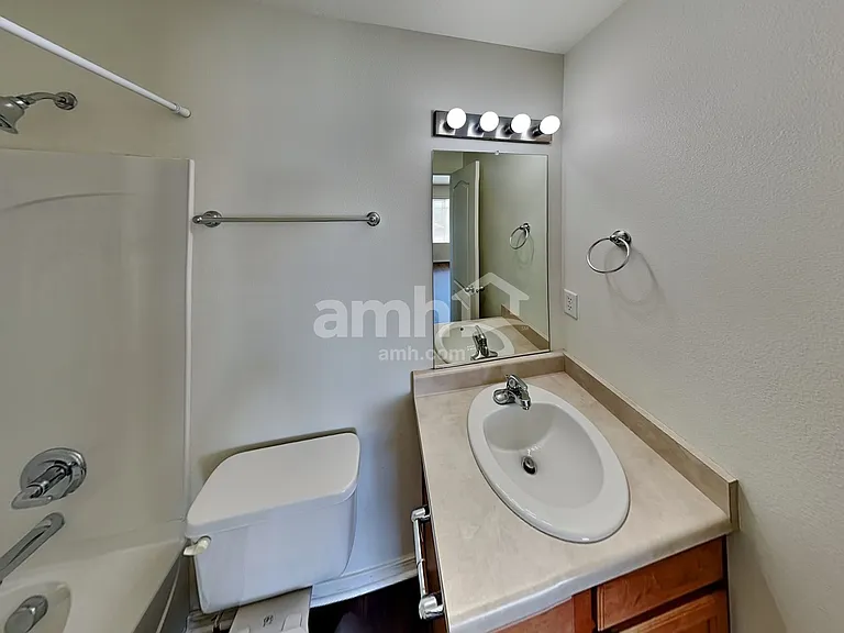 2464 S 3585 W — Photo 17