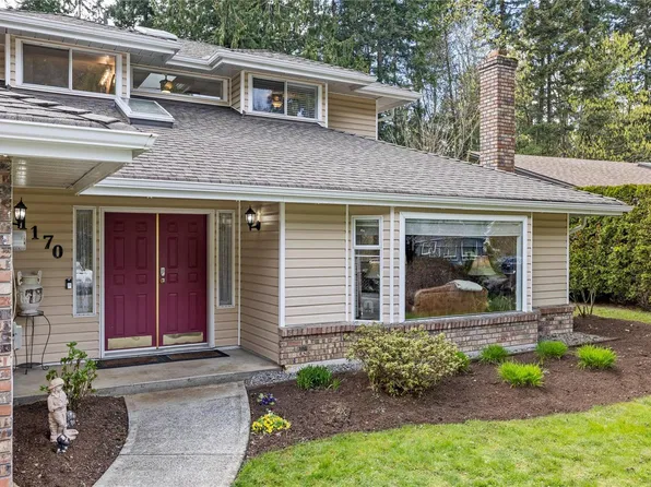 1170 Clubhouse Dr, Qualicum Beach, BC V9K 1C4