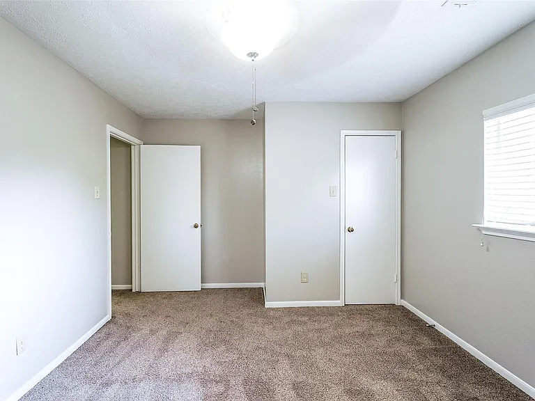 2103 Charlton House Ln — Photo 21