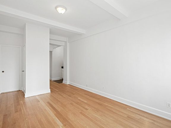 4th image of 160 W 71st St APT 14P